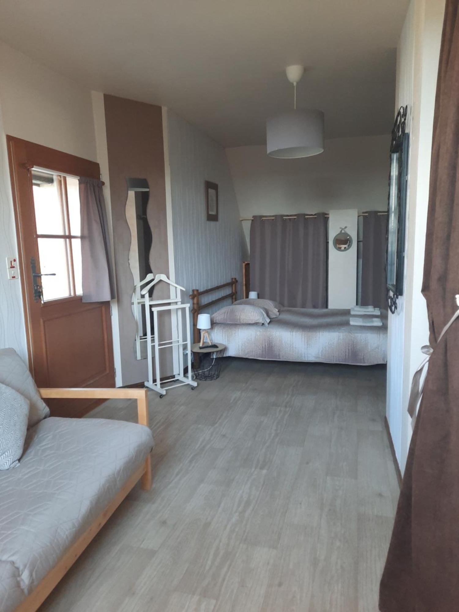 La Maison Genevier - Chambre Doreline Montreuil-en-Touraine エクステリア 写真