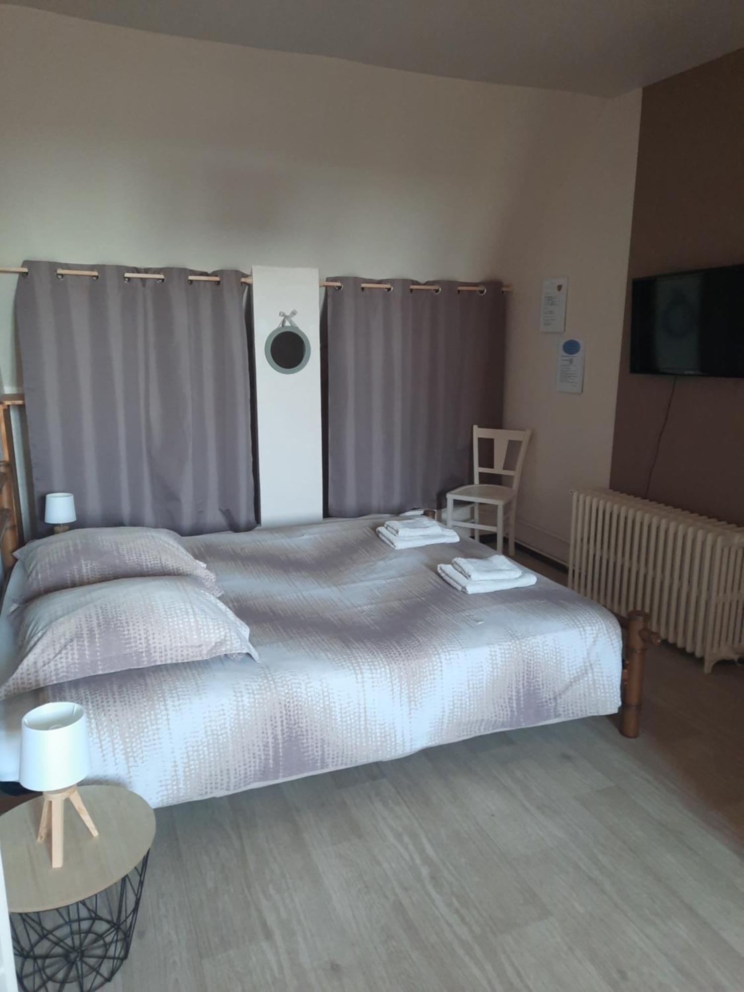 La Maison Genevier - Chambre Doreline Montreuil-en-Touraine エクステリア 写真